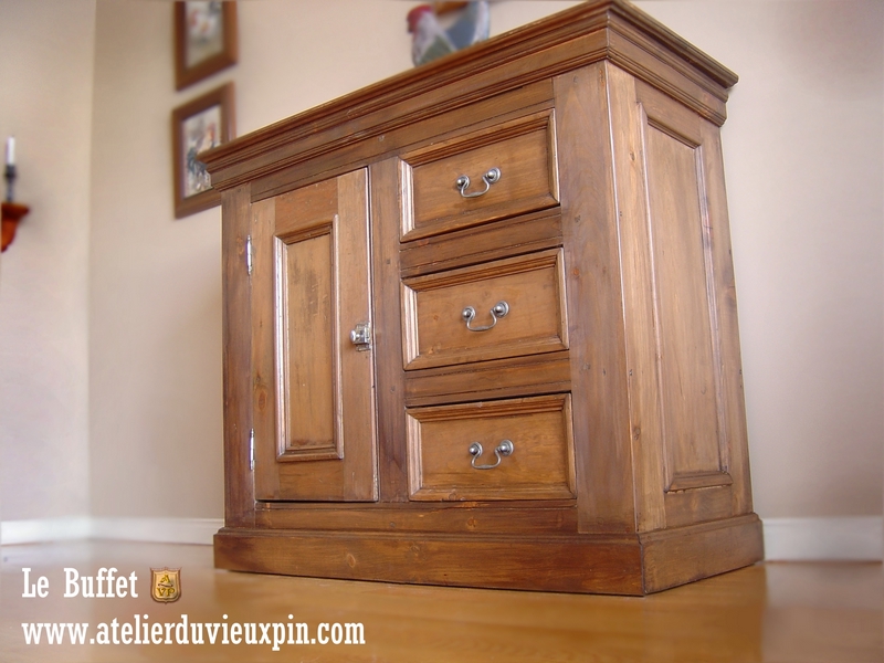 Superbe buffet antique n'est ce pas !!!
